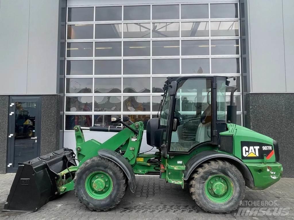 CAT 907H Incarcator pe pneuri