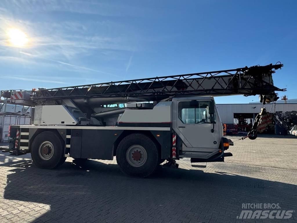 Liebherr LTM 1030-2 Macara pentru orice teren