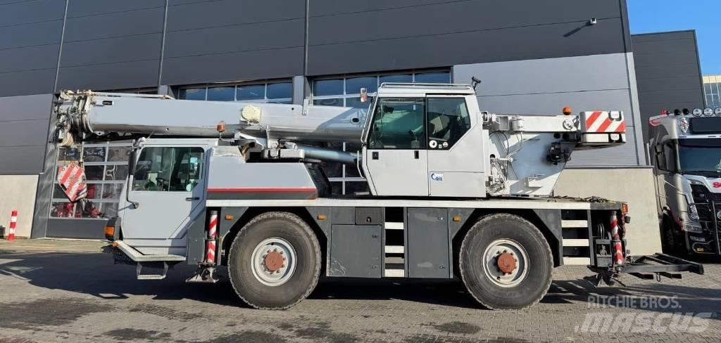 Liebherr LTM 1030-2 Macara pentru orice teren