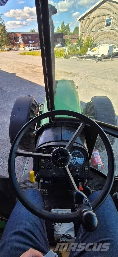 John Deere 4240 S Tractoare