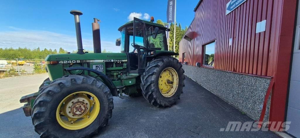 John Deere 4240 S Tractoare