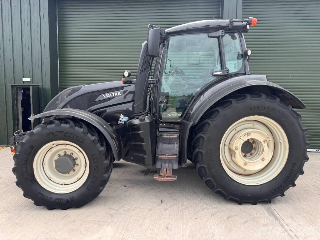 Valtra T 174 Tractoare