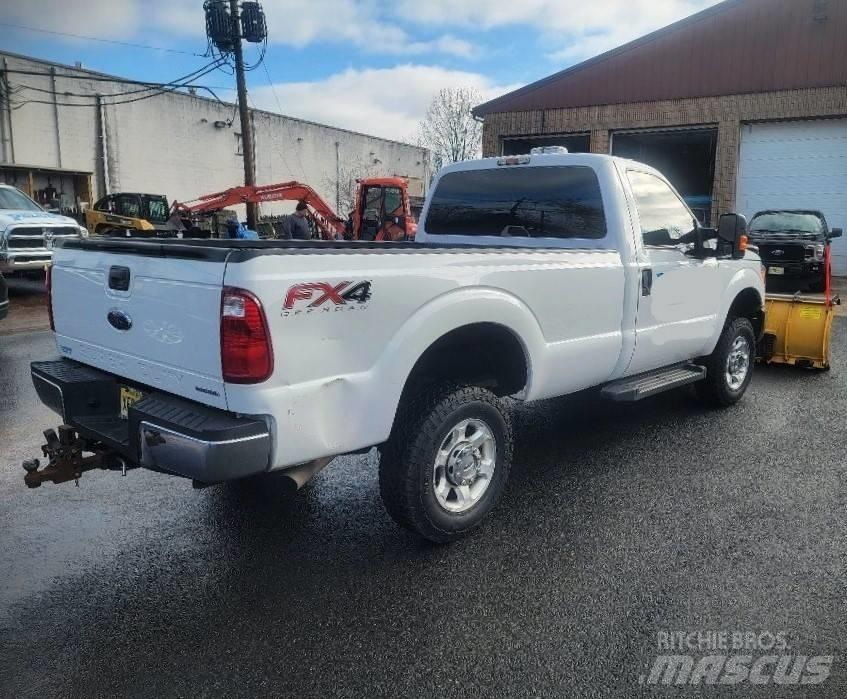 Ford F 250 FX4 Lame pentru dezapezire si pluguri