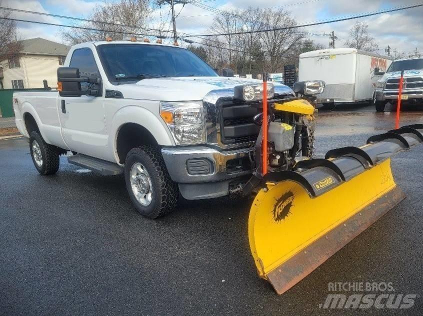 Ford F 250 FX4 Lame pentru dezapezire si pluguri