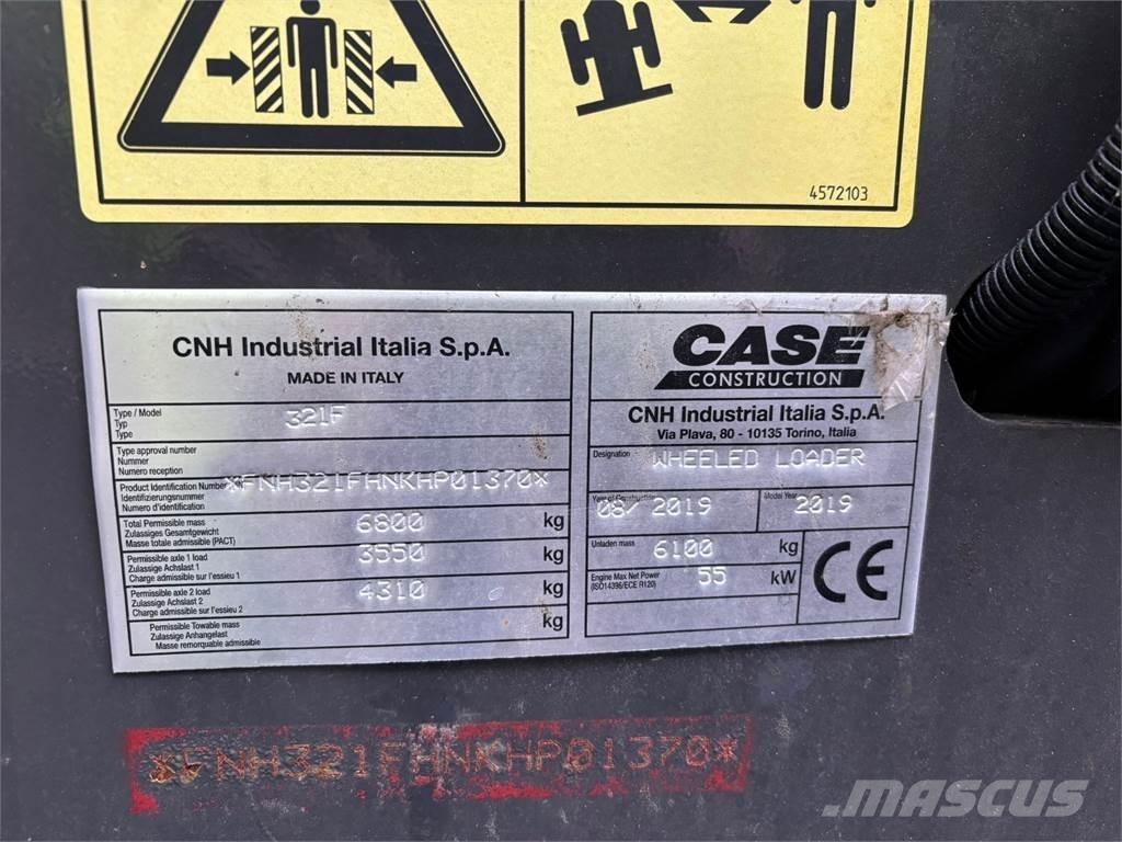 CASE 321f Incarcator pe pneuri