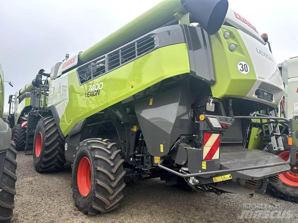 CLAAS 7400 Combine de secerat