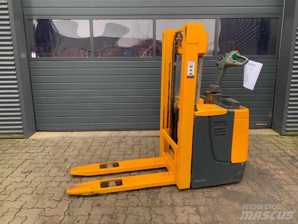 Jungheinrich ERC 212 Transpaleti autopropulsanti