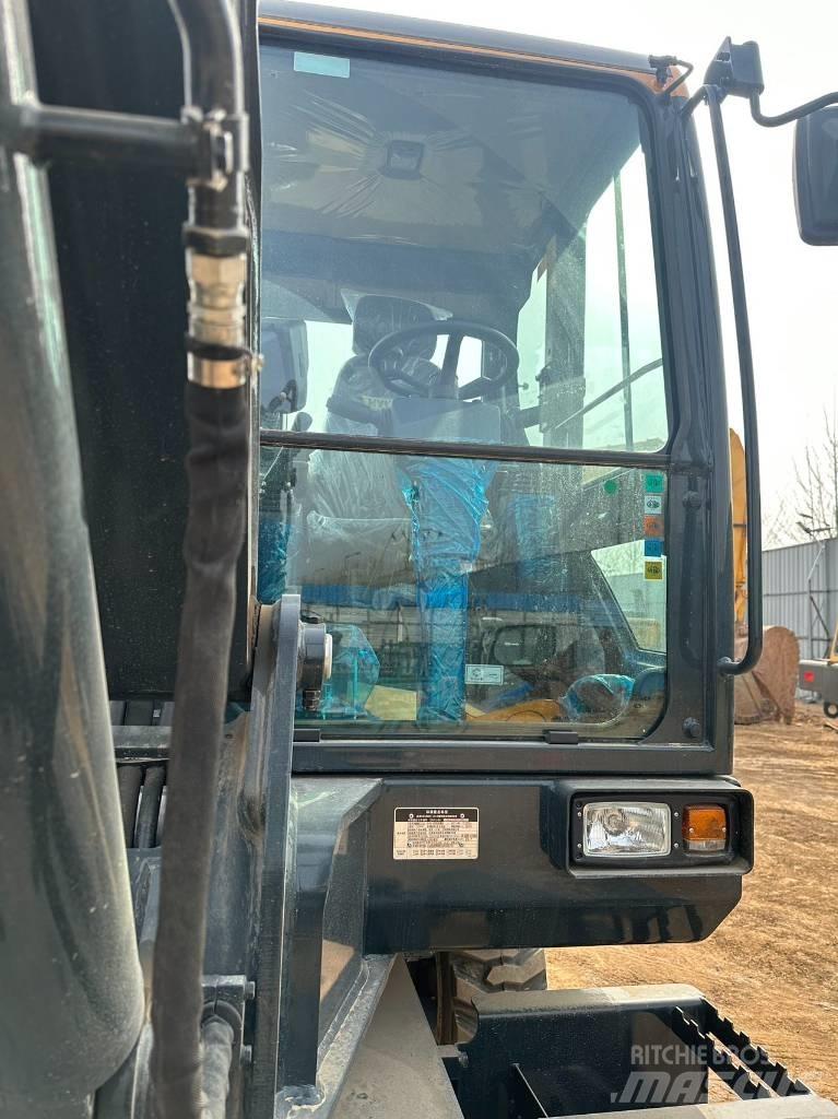 Hyundai 60 W Excavatoare 7t - 12t