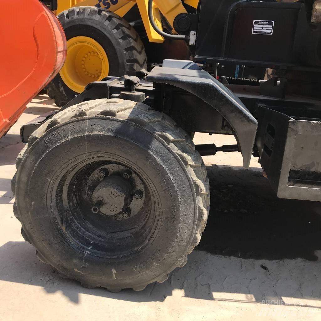 Hyundai 60 W Excavatoare 7t - 12t