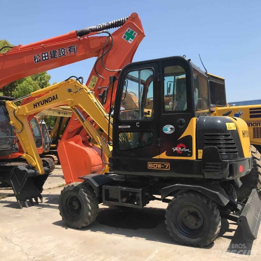 Hyundai 60 W Excavatoare 7t - 12t