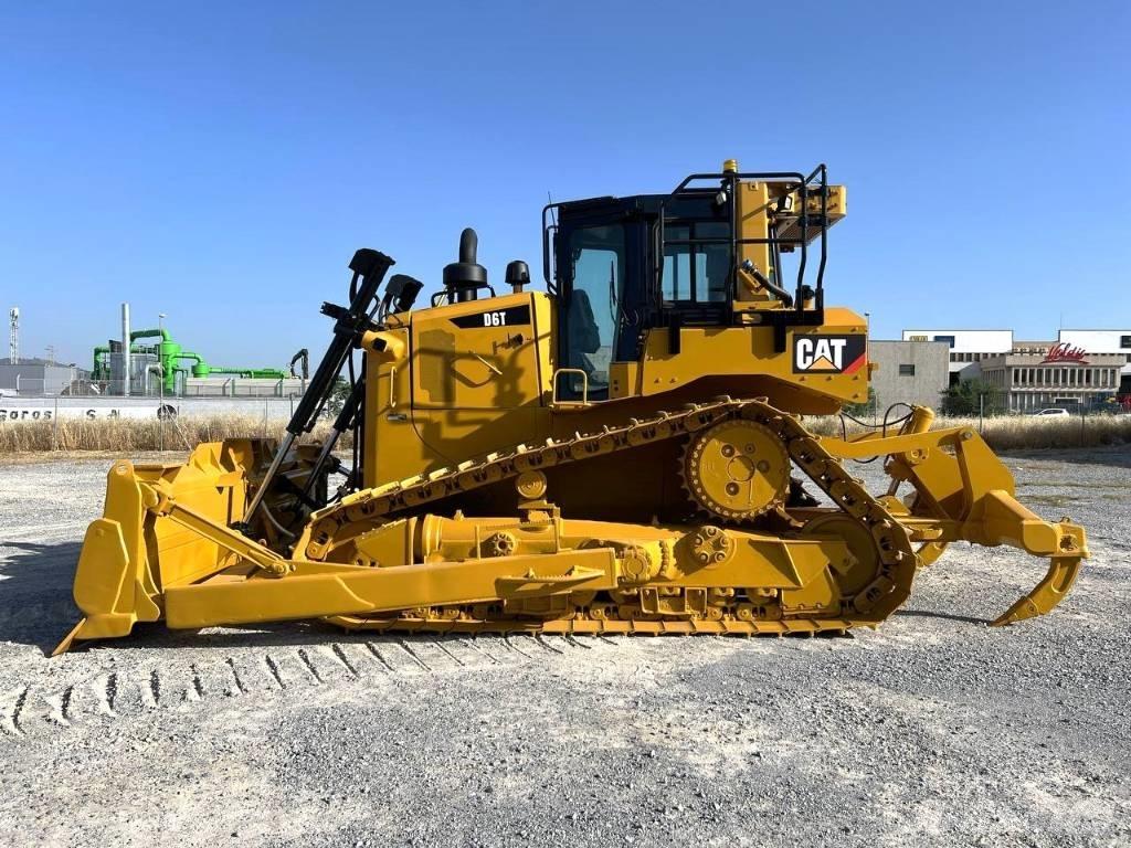 CAT D 6 T Buldozere pe senile