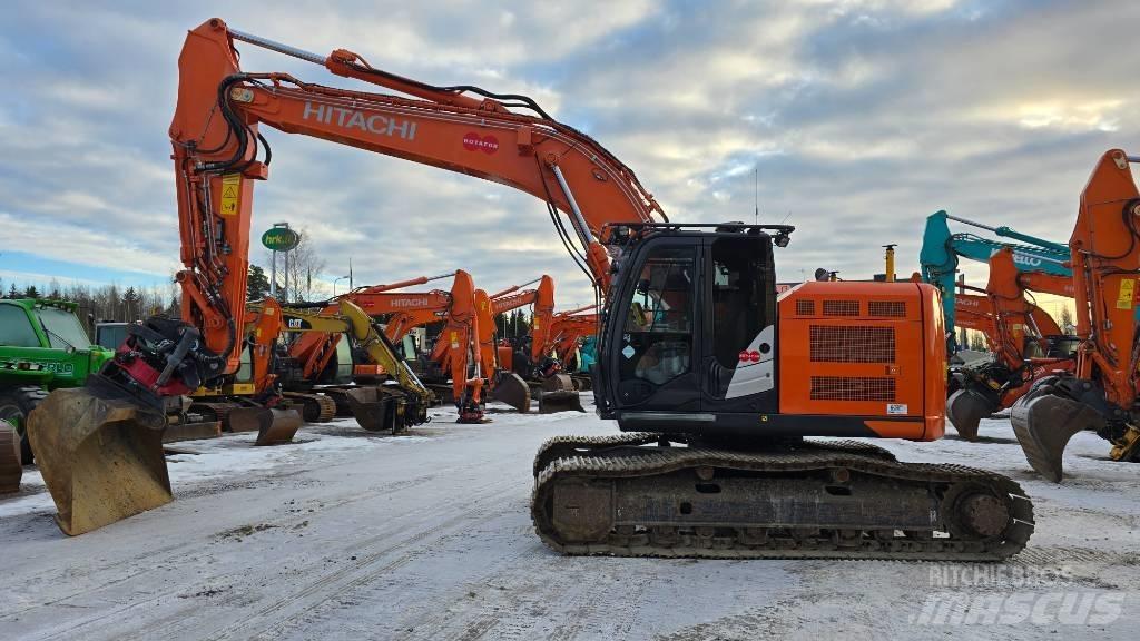 Hitachi ZX225USRLC-6 Excavatoare pe șenile
