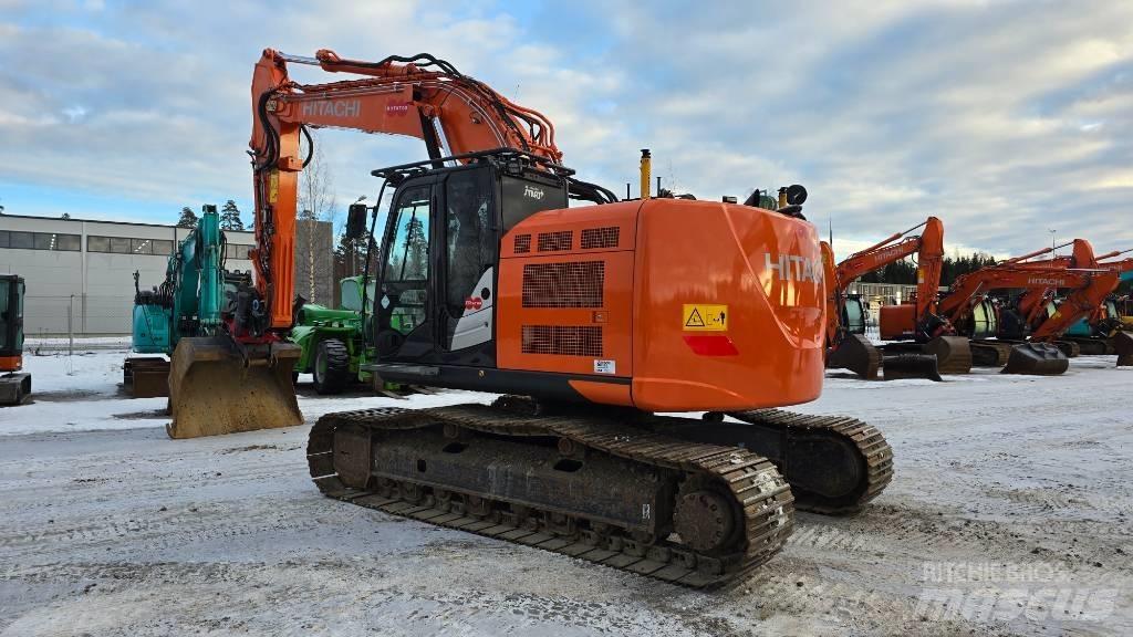Hitachi ZX225USRLC-6 Excavatoare pe șenile

