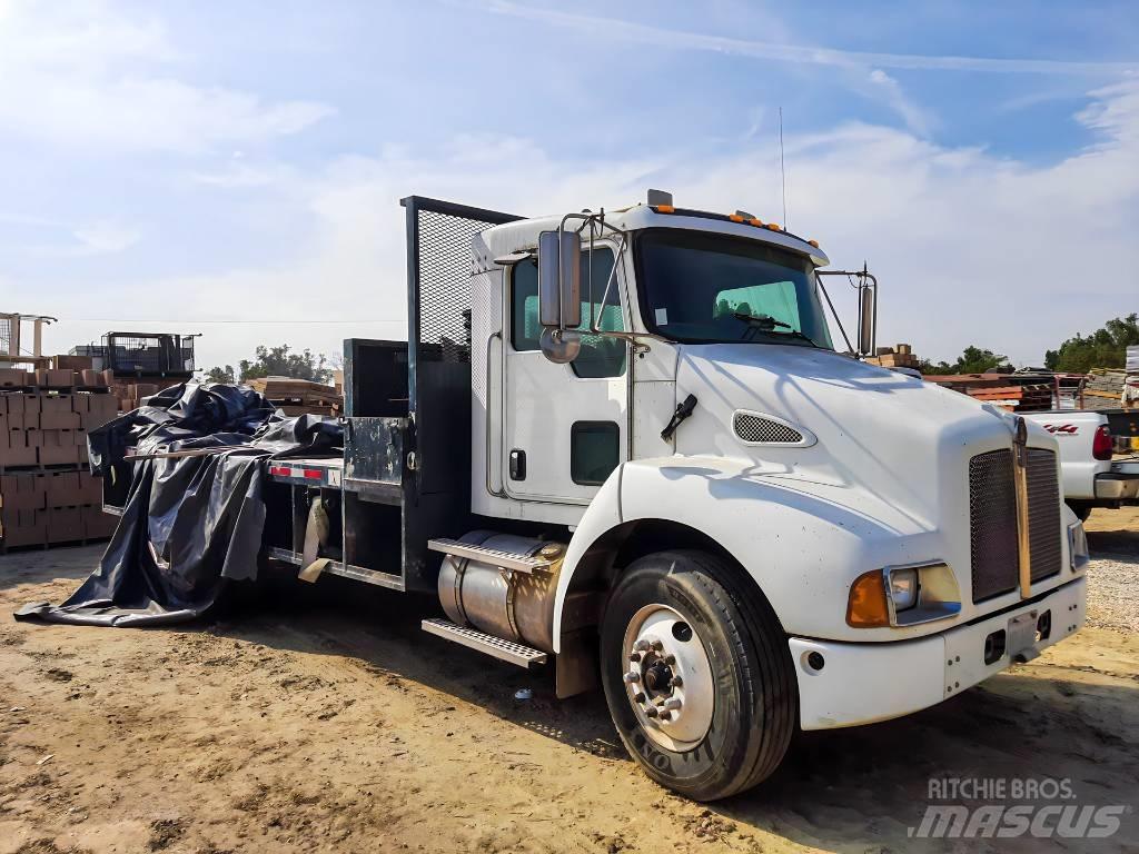 Kenworth T 300 Camioane platforma/prelata