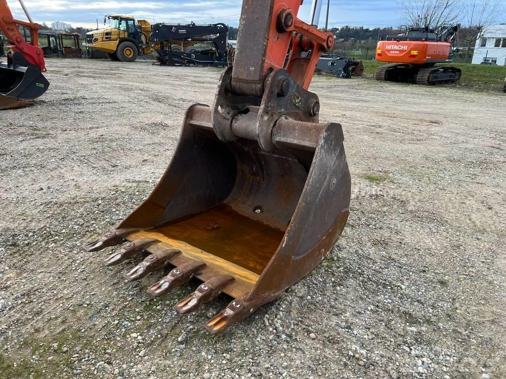 Hitachi ZX210LC Excavatoare pe șenile
