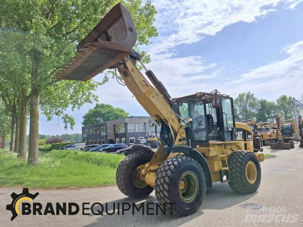 CAT 930G Incarcator pe pneuri
