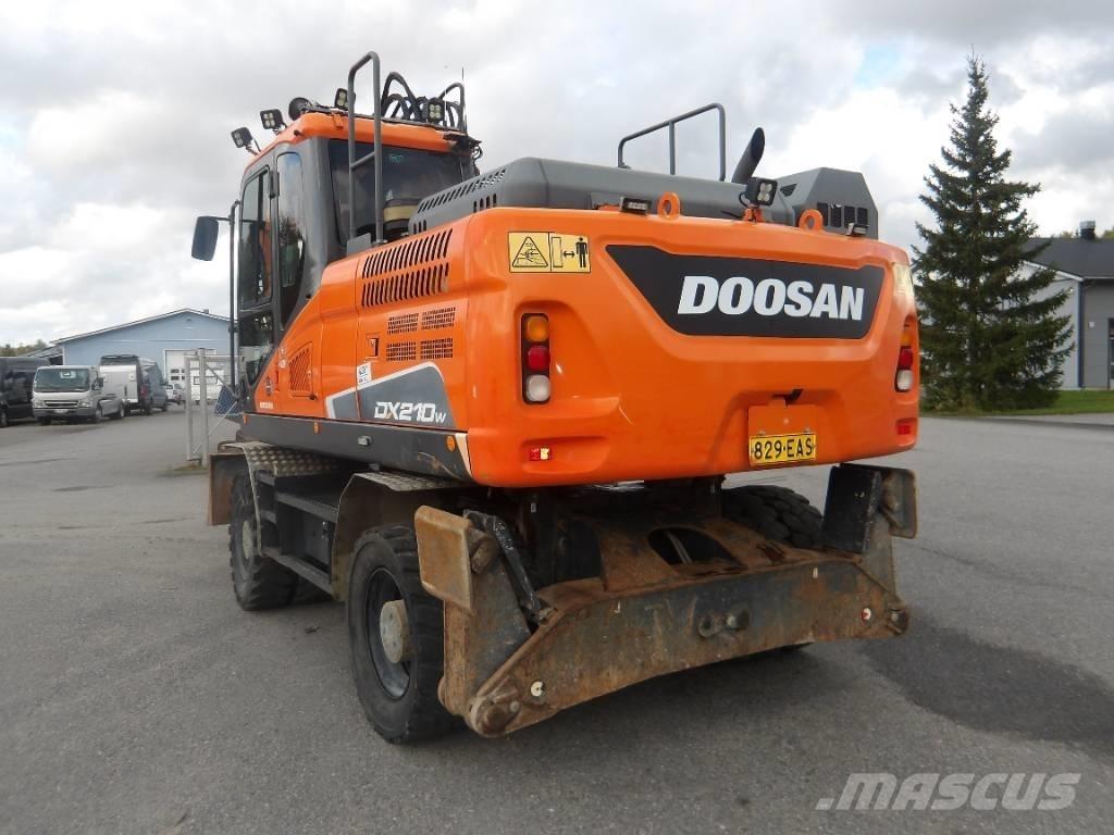 Doosan DX 210 WE Excavatoare cu roti