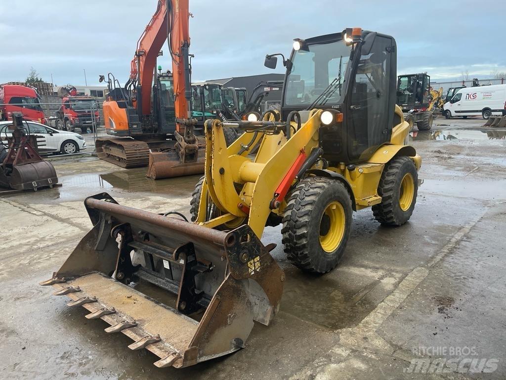 Yanmar V8 (26697) Incarcator pe pneuri