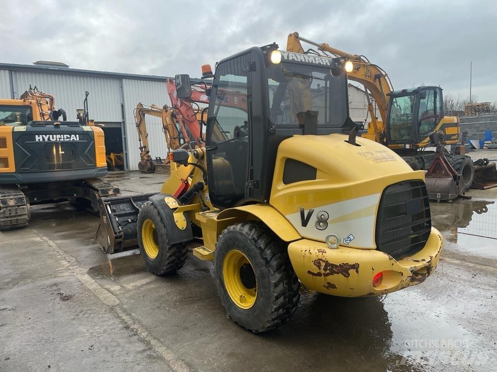 Yanmar V8 (26697) Incarcator pe pneuri