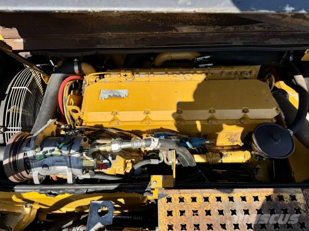 CAT M 318 MH Excavatoare cu roti