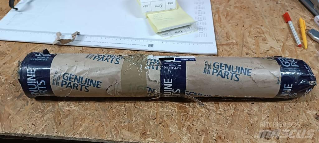 Hyundai 61N8-11083 Sasiuri si suspensii