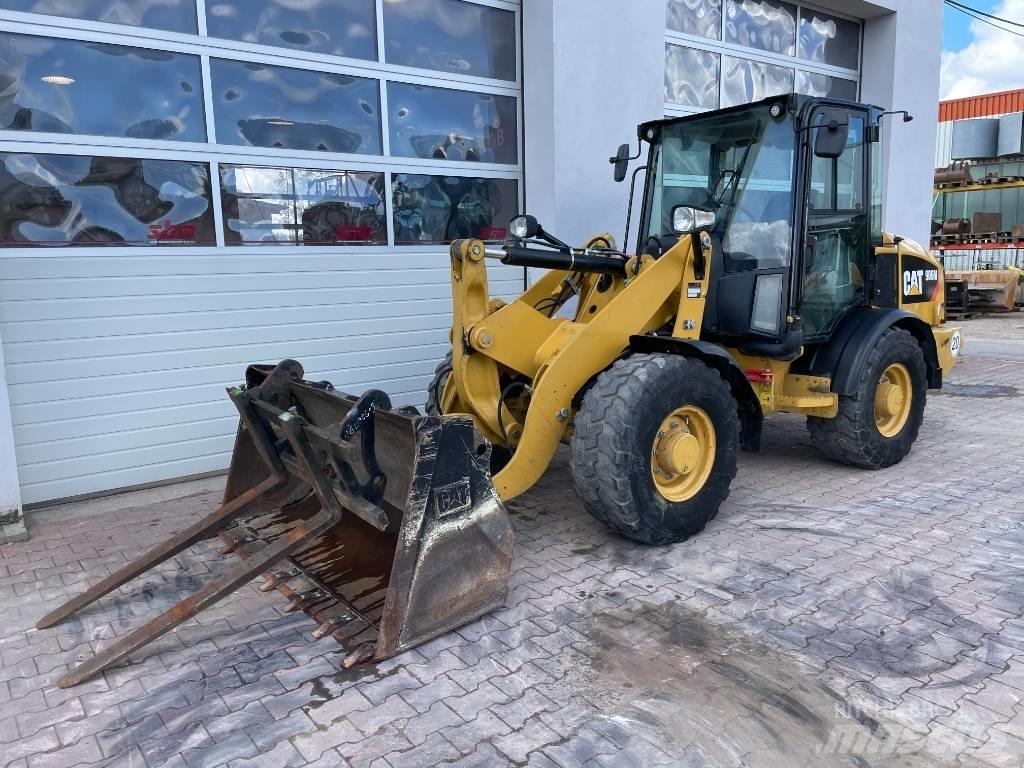 CAT 906 M Incarcator pe pneuri