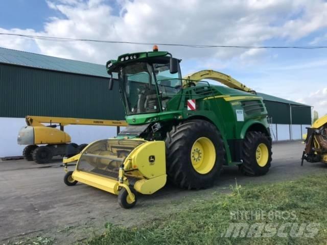 John Deere 8600 Forajere cu autopropulsare
