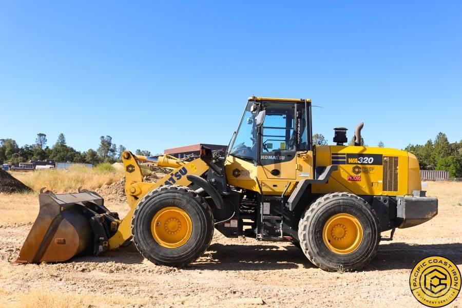 Komatsu WA 320-7 Incarcator pe pneuri