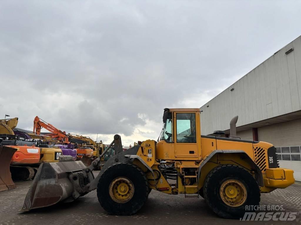 Volvo L 120 E Incarcator pe pneuri