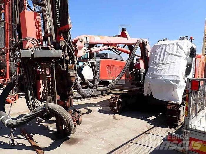 Sandvik DX800 Echipamente de forare la suprafata