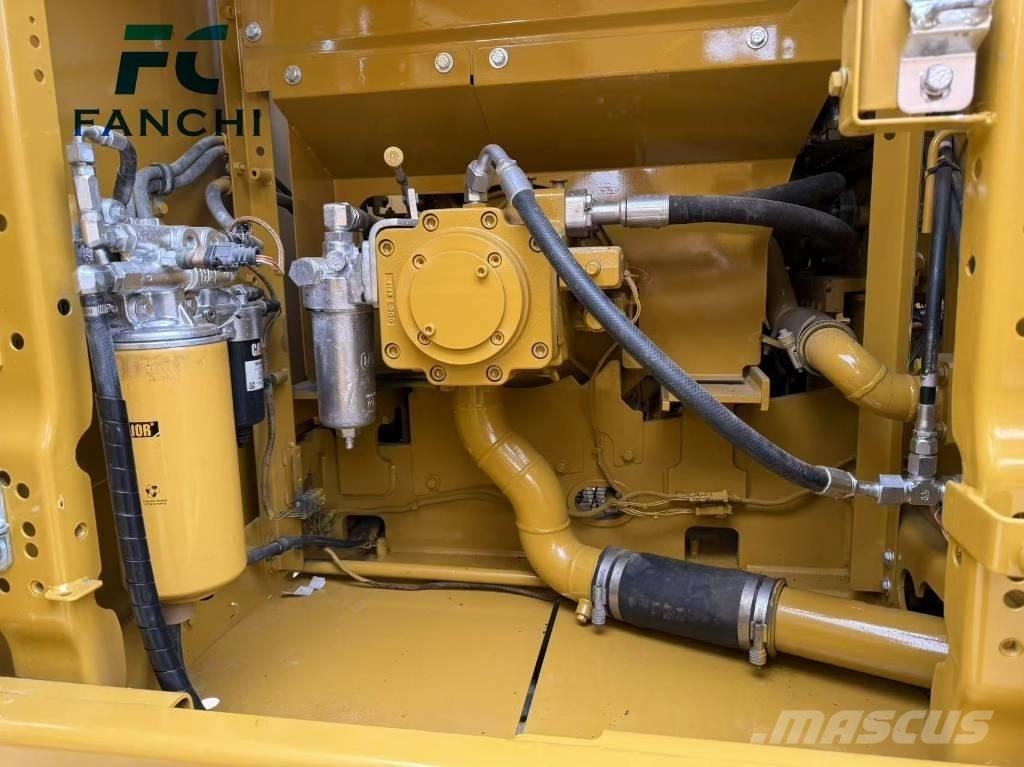 CAT 320 Excavatoare pe șenile
