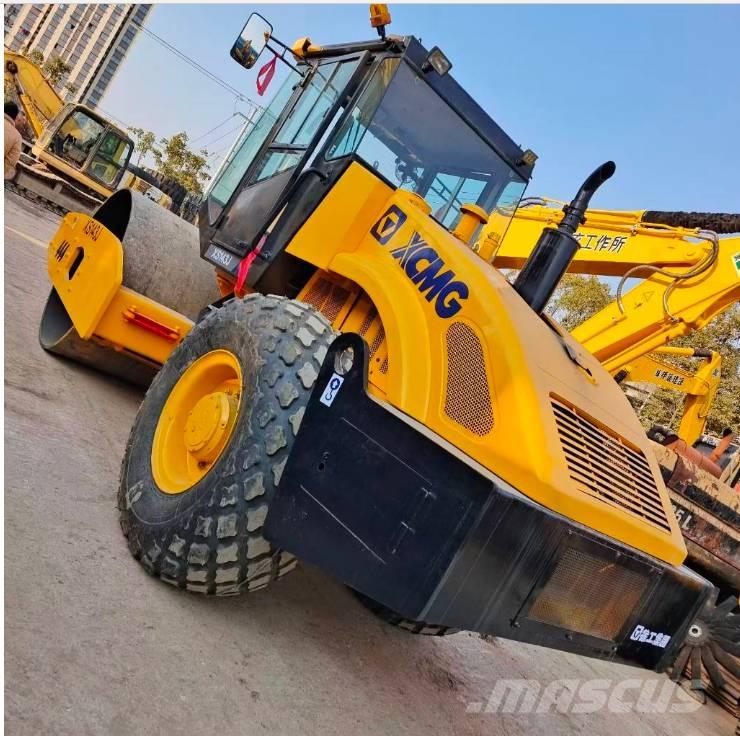 XCMG XS 142 J Compactoare monocilindrice