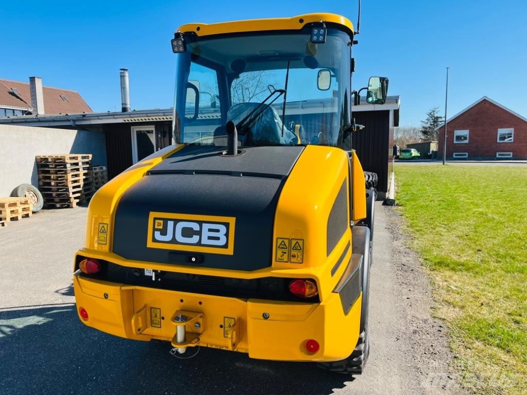 JCB 407 Incarcatoare multifunctionale