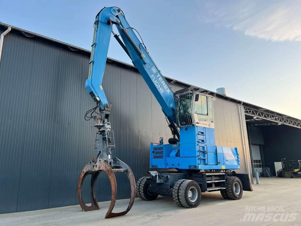 Fuchs MHL454 Paleta de manipulare