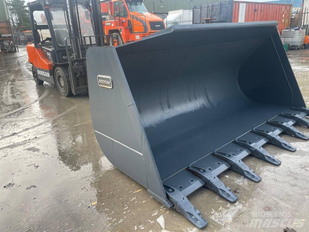 Doosan DL 420-3 Pistoane