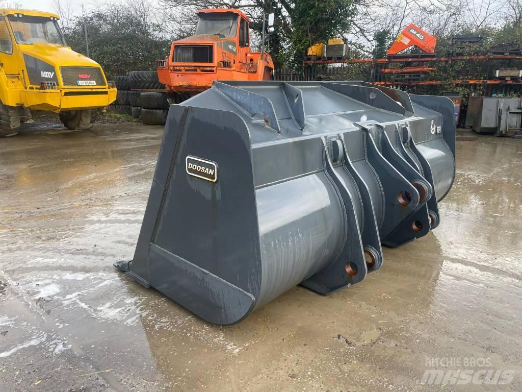 Doosan DL 420-3 Pistoane