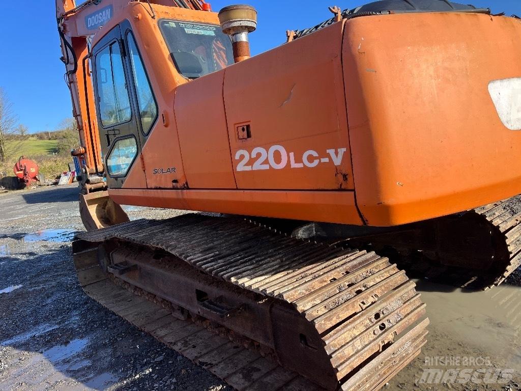 Doosan DX 220 Excavatoare pe șenile
