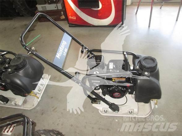 Mustang LF88 Cilindri compactori tractabili cu vibratii