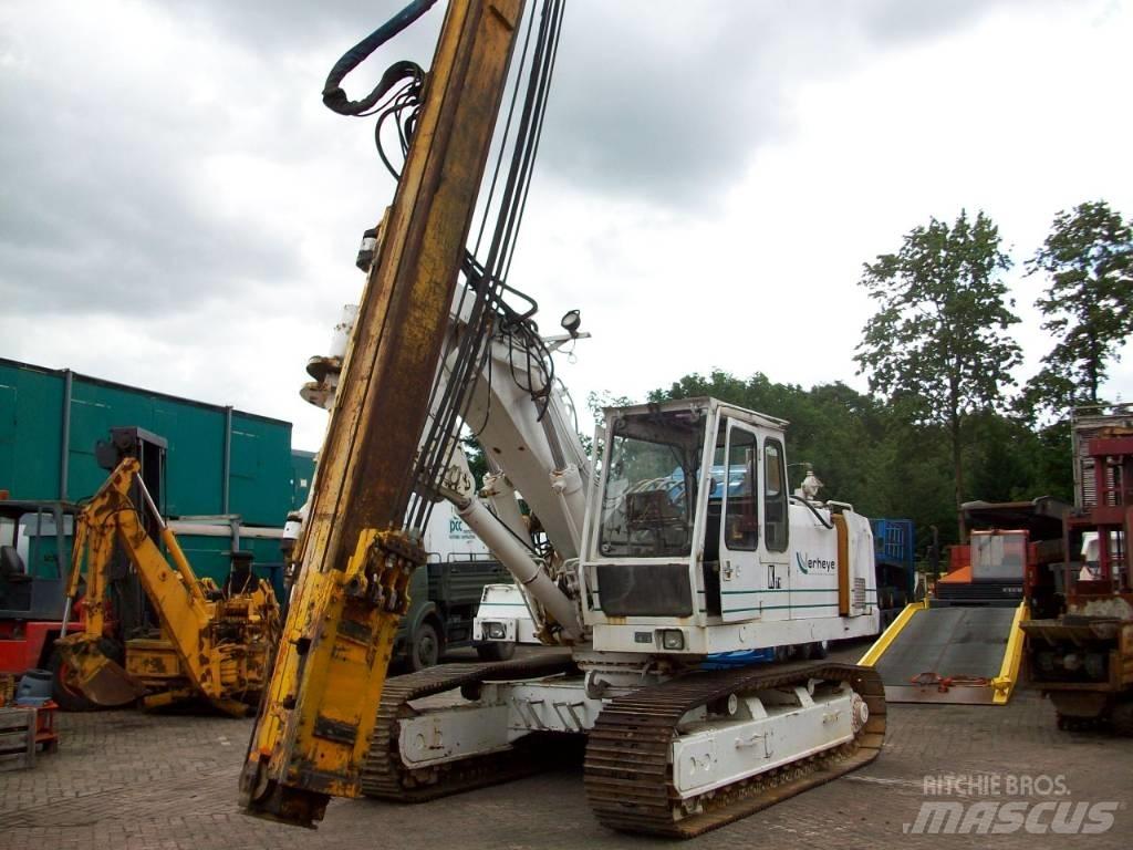 Liebherr R 942 Consolidare de santuri