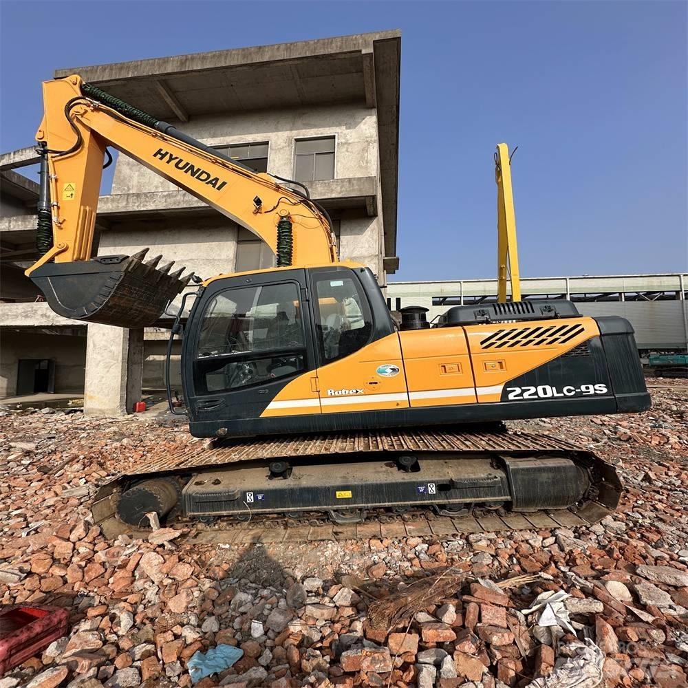 Hyundai 220LC-9S Excavatoare pe șenile
