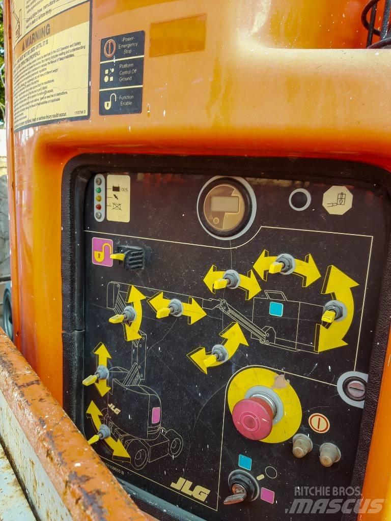 JLG E 300 AJP Nacele cu brat articulat