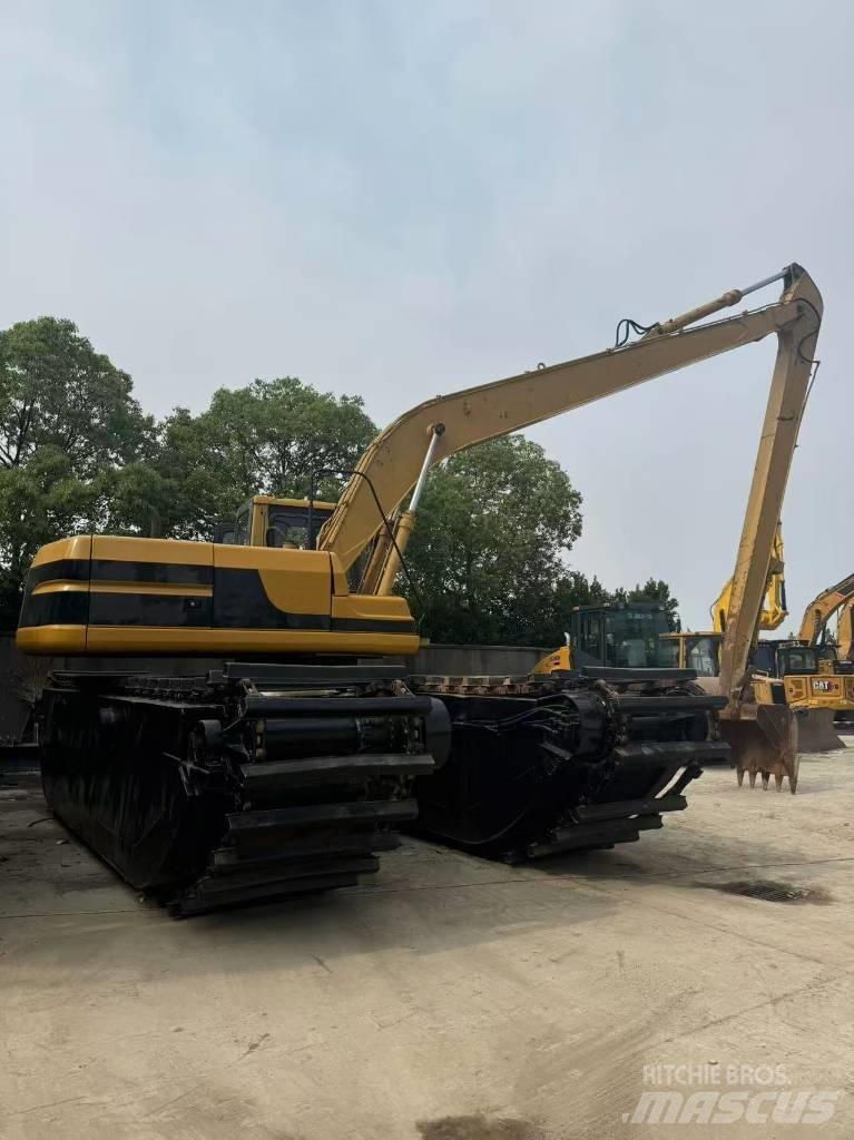 CAT 320B Excavator amfibiu