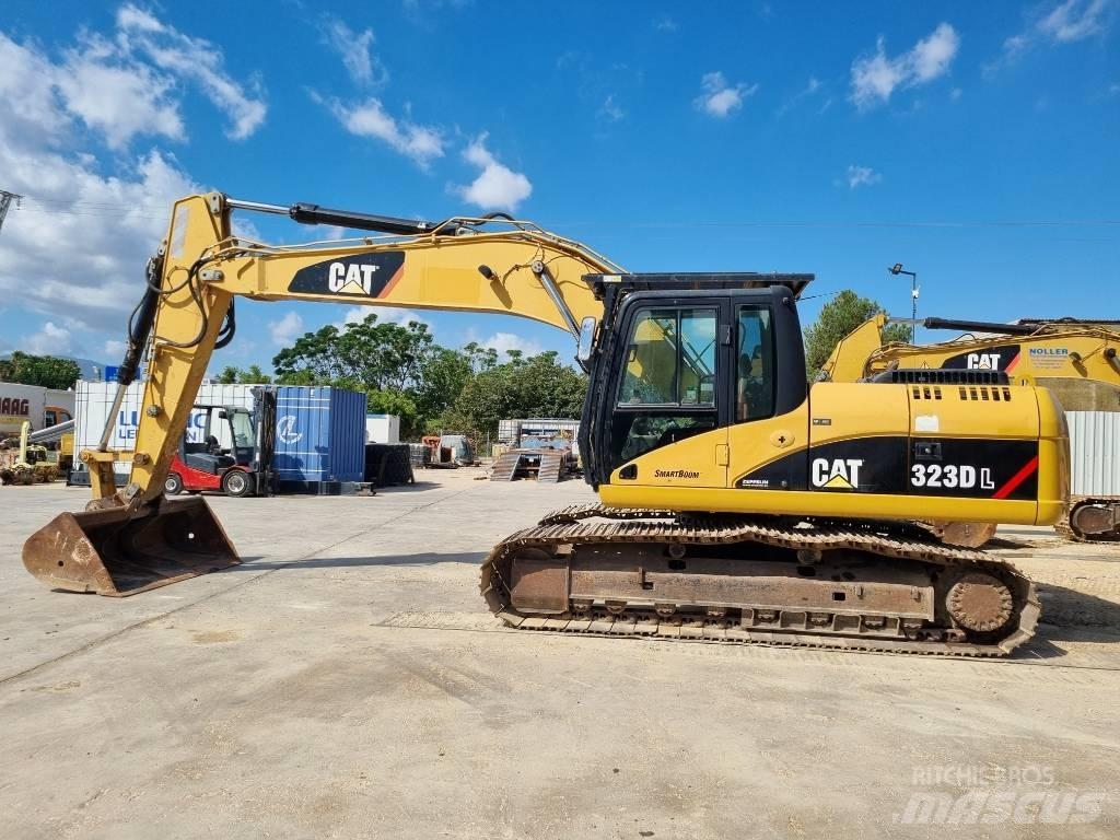 CAT 323 D L Excavatoare pe șenile

