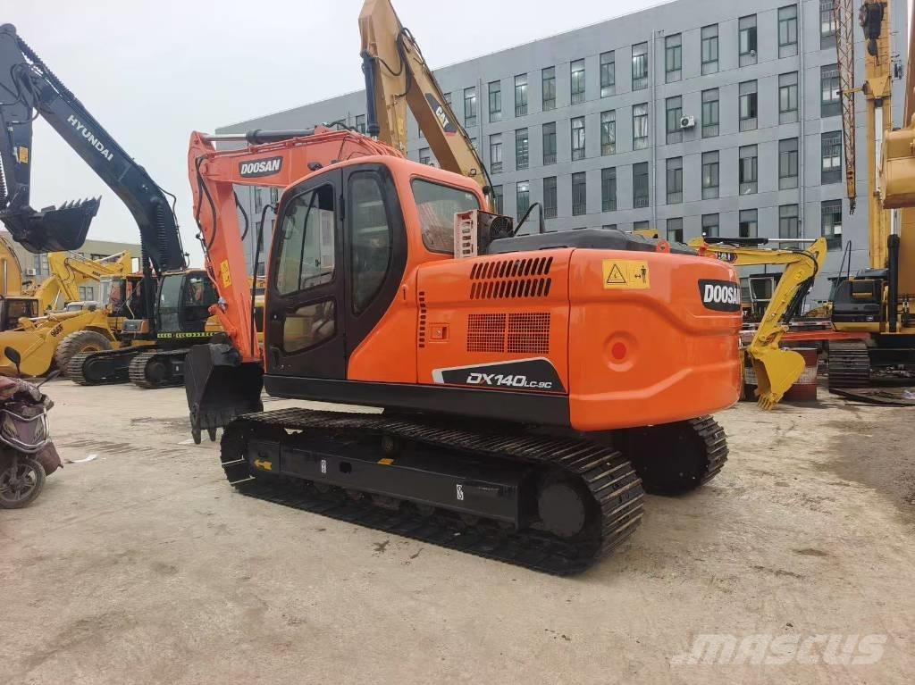 Doosan DX 140 Excavatoare pe șenile
