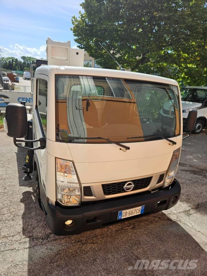 Isoli PNT 230 Platforme aeriene montate pe camion
