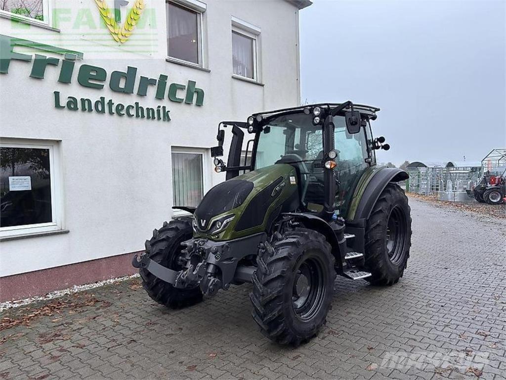 Valtra g135a Tractoare