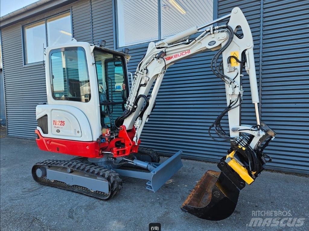 Takeuchi TB 225 Mini excavatoare < 7t