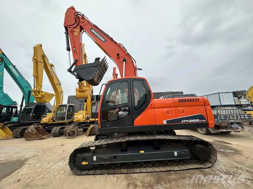 Doosan DX225LC-9C Excavatoare pe șenile
