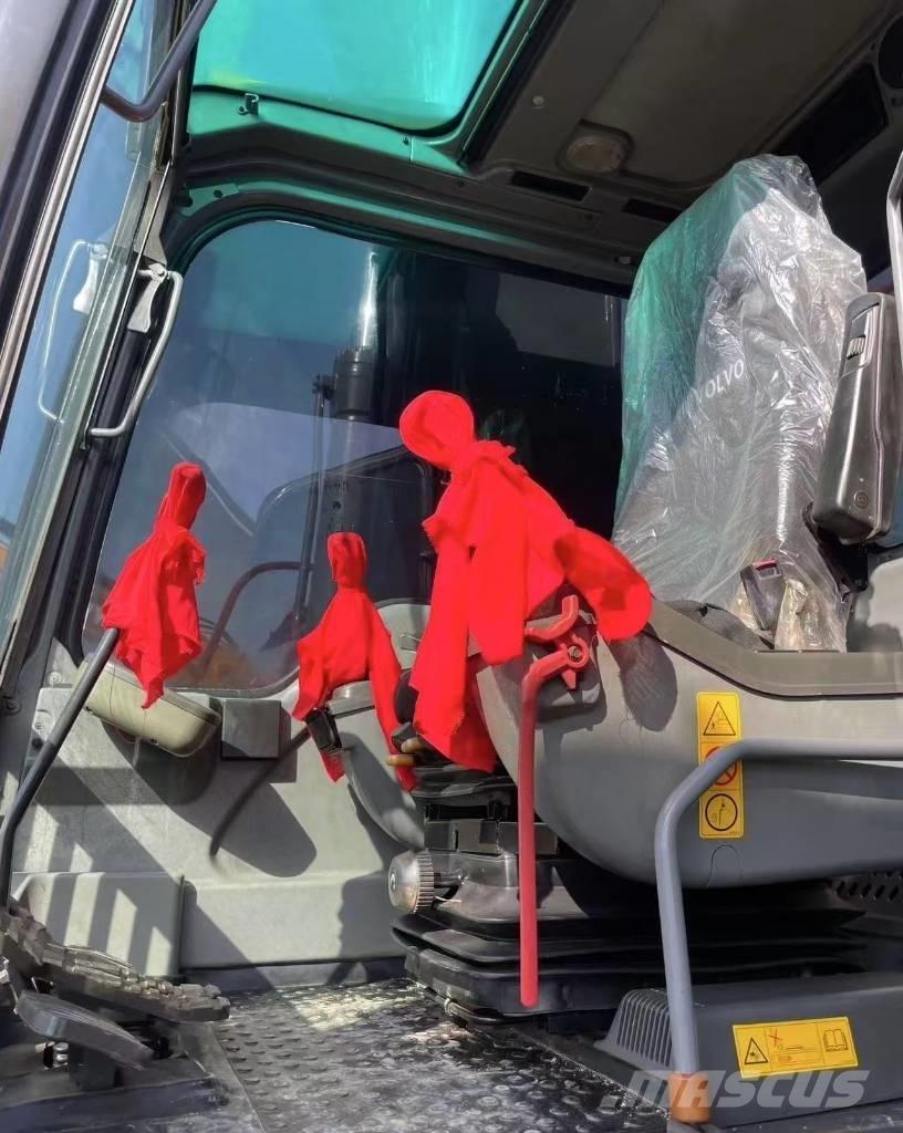 Volvo 240 CLD Excavatoare pe șenile
