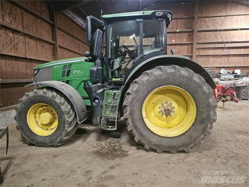John Deere 6250 R Tractoare